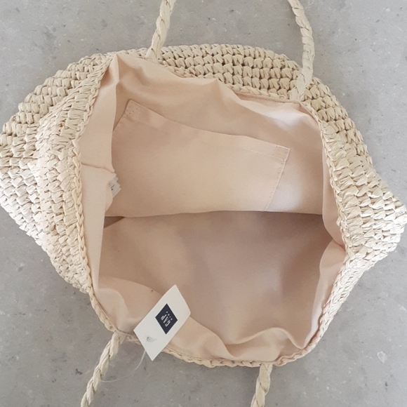Gap small straw tote with palm tree accent 🍎 - Picture 5 of 7